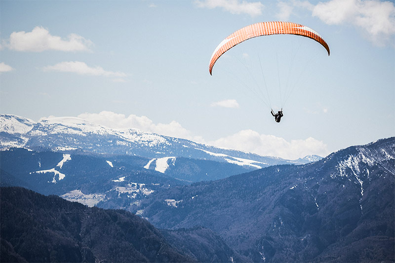 Paragliding.jpg